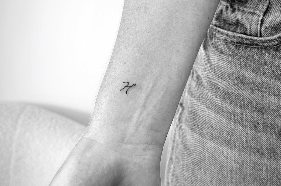 BDY-Contour-Lounge_Service-fineline-tattooing services